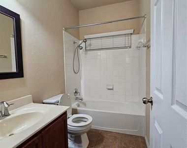 2306 Scott Drive - Photo Thumbnail 17