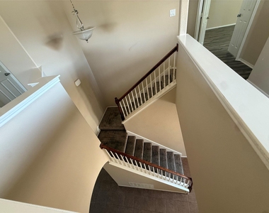 2306 Scott Drive - Photo Thumbnail 7