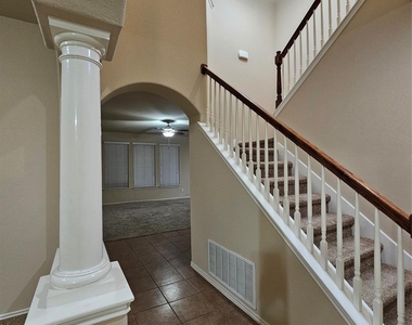 2306 Scott Drive - Photo Thumbnail 6