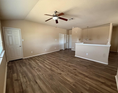 2306 Scott Drive - Photo Thumbnail 10