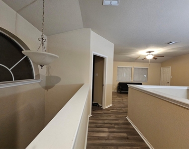 2306 Scott Drive - Photo Thumbnail 9
