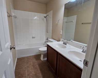 2306 Scott Drive - Photo Thumbnail 8