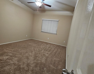 2306 Scott Drive - Photo Thumbnail 20