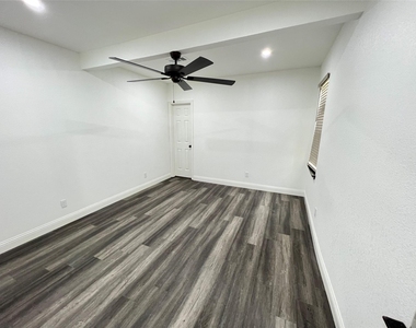 3728 Peach Street - Photo Thumbnail 1