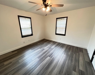 3728 Peach Street - Photo Thumbnail 3