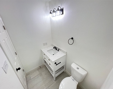 3728 Peach Street - Photo Thumbnail 14