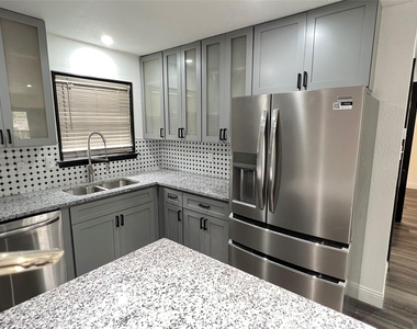 3728 Peach Street - Photo Thumbnail 9