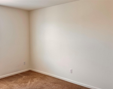 1906 Chapel Hill Road - Photo Thumbnail 11