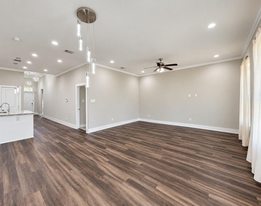 4520 Garrison Avenue - Photo Thumbnail 6
