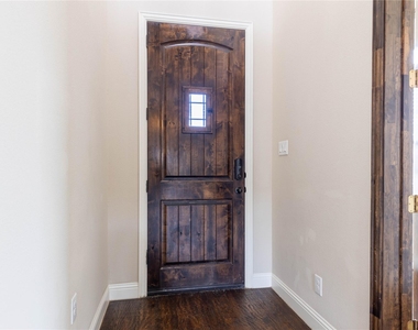 3312 Blue Jay Lane - Photo Thumbnail 2