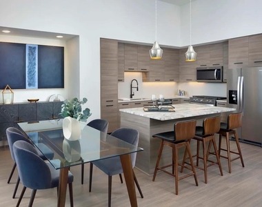 1515 Austin Street - Photo Thumbnail 9