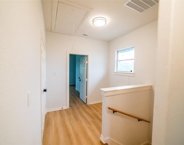 956 Lloyds Road - Photo Thumbnail 8
