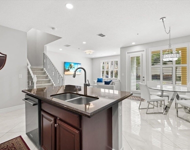 4980 Nw 15th Avenue - Photo Thumbnail 5