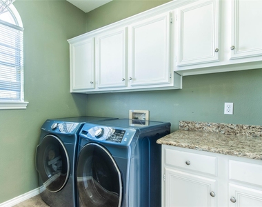 4129 Staten Island Drive - Photo Thumbnail 17
