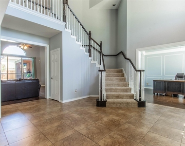 4129 Staten Island Drive - Photo Thumbnail 2