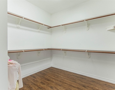 4129 Staten Island Drive - Photo Thumbnail 24