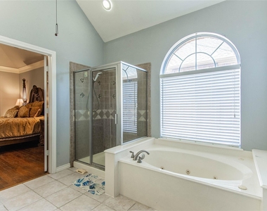 4129 Staten Island Drive - Photo Thumbnail 21