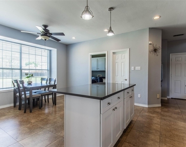 4129 Staten Island Drive - Photo Thumbnail 10