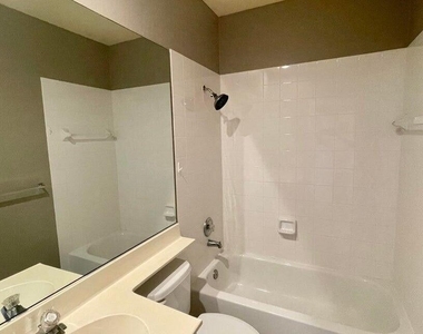 2039 Tarpon Lake Way - Photo Thumbnail 16