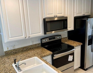 2039 Tarpon Lake Way - Photo Thumbnail 2