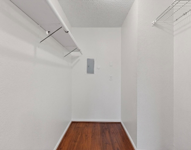 8545 Midpark Drive - Photo Thumbnail 10