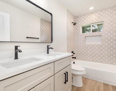13520 Glenside Drive - Photo Thumbnail 12