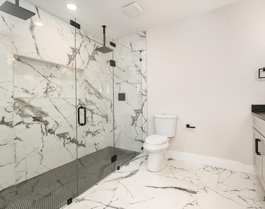13520 Glenside Drive - Photo Thumbnail 8