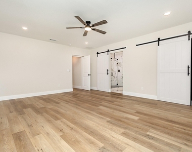 13520 Glenside Drive - Photo Thumbnail 6