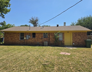 409 Monica Drive - Photo Thumbnail 10