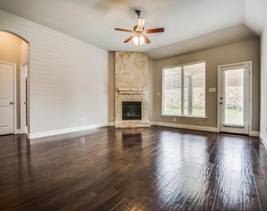 812 Llano Falls Drive - Photo Thumbnail 7