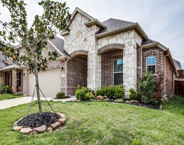812 Llano Falls Drive - Photo Thumbnail 3