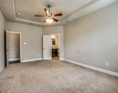 812 Llano Falls Drive - Photo Thumbnail 14