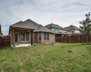 812 Llano Falls Drive - Photo Thumbnail 23