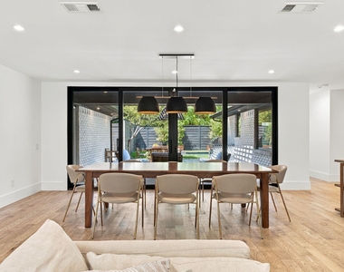 6915 Stefani Drive - Photo Thumbnail 15