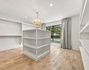 6915 Stefani Drive - Photo Thumbnail 19