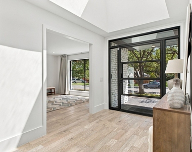 6915 Stefani Drive - Photo Thumbnail 3