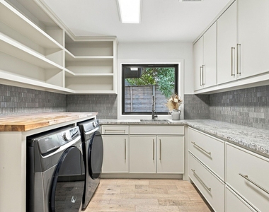6915 Stefani Drive - Photo Thumbnail 23