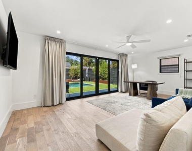 6915 Stefani Drive - Photo Thumbnail 25