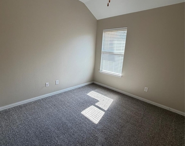 4401 Willow Wood Road - Photo Thumbnail 14