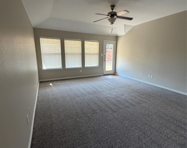 4401 Willow Wood Road - Photo Thumbnail 12