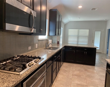 801 Dickens Drive - Photo Thumbnail 7