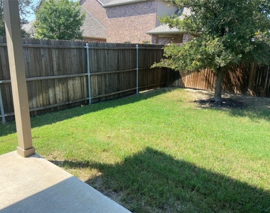 801 Dickens Drive - Photo Thumbnail 29