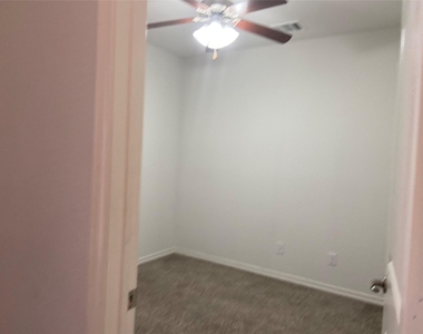 801 Dickens Drive - Photo Thumbnail 17