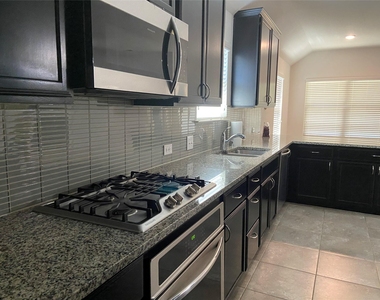 801 Dickens Drive - Photo Thumbnail 8