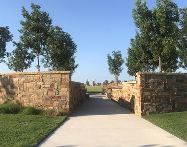 6321 Smithwick Drive - Photo Thumbnail 13