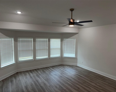 7213 Camilla Street - Photo Thumbnail 9