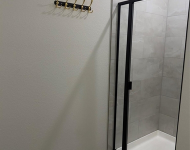 7213 Camilla Street - Photo Thumbnail 10