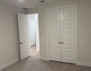7213 Camilla Street - Photo Thumbnail 15