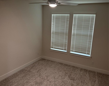 7213 Camilla Street - Photo Thumbnail 14