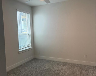 7213 Camilla Street - Photo Thumbnail 11